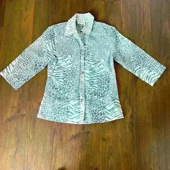 Cali and York Size PS Animal Print bottom Shirt color white and gray. - Picture 1 of 5